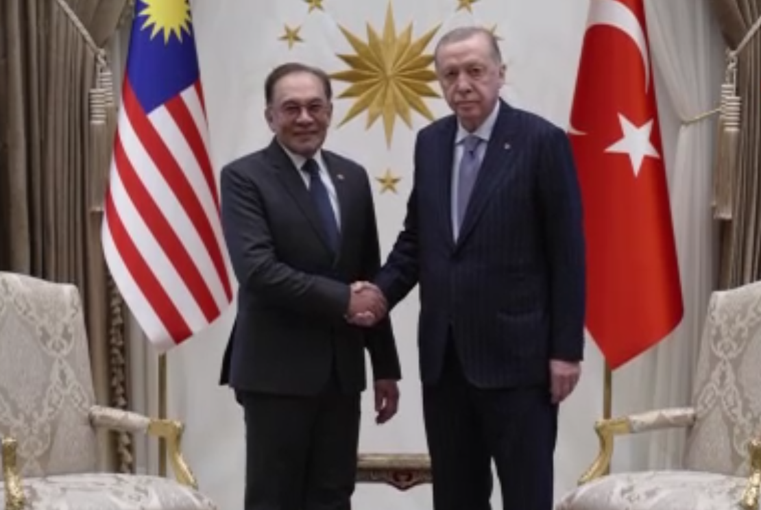 Erdoğan, Malezya Başbakanı Enver İbrahim ile görüştü