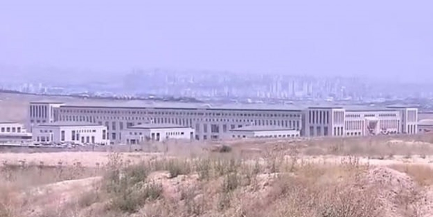Erdoğan MİT'in yeni binasında incelemelerde bulunuyor!