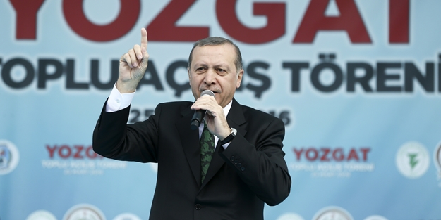 Erdoğan'ın konuştuğu alanda dikkat çeken pankart