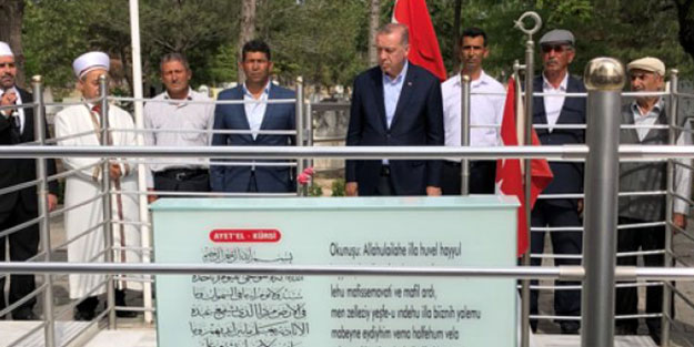 Erdoğan, Ömer Halisdemir'in kabrini ziyaret etti