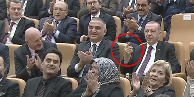 Erdoğan, sahneden inmek üzere olan sanatçıdan özel olarak istedi