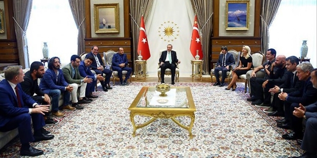 Erdoğan sanat ve spor camiasını kabul etti
