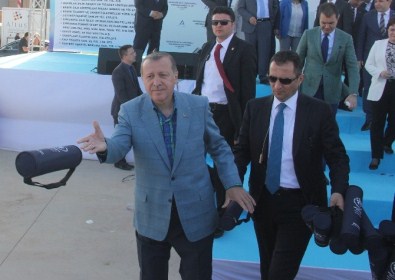 Erdoğan satranç takımı dağıttı