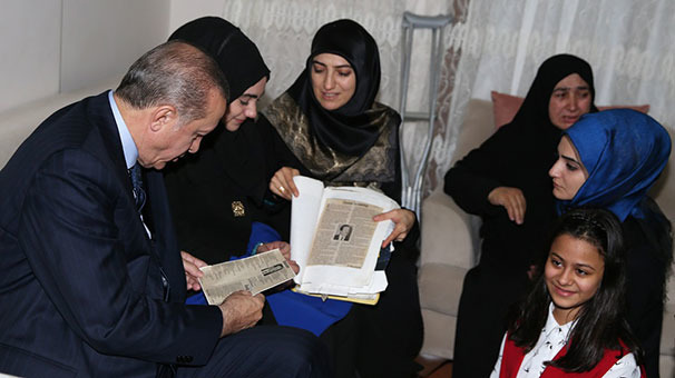 Erdoğan şehit evini ziyaret etti