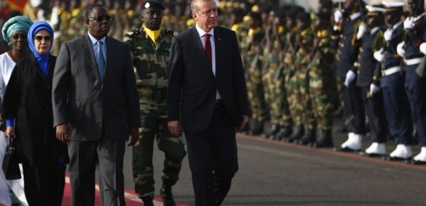 Cumhurbaşkanı Erdoğan Senegal’de resmi törenle karşılandı!