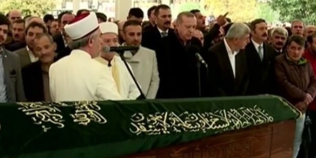 Cumhurbaşkanı Erdoğan sınıf arkadaşının cenazesinde