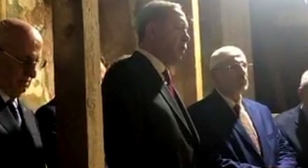 Erdoğan, Fatih Sultan Mehmet'e Kur'an-ı Kerim okudu
