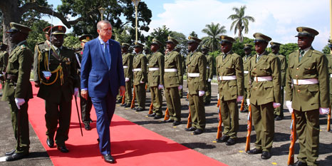 Erdoğan, tarihin anlatmadığını Uganda'da anlattı