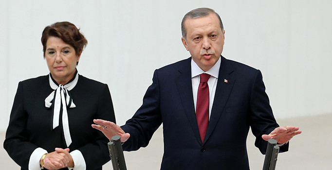 Erdoğan: Türkiye masada olmak zorunda