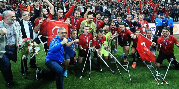 Erdoğan: Türkiye sizinle gurur duyuyor