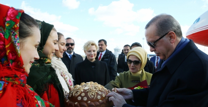 Erdoğan Ukrayna’da resmi törenle karşılandı