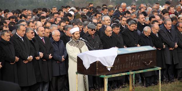 Erdoğan ve Davutoğlu cenazede neden yoktu?