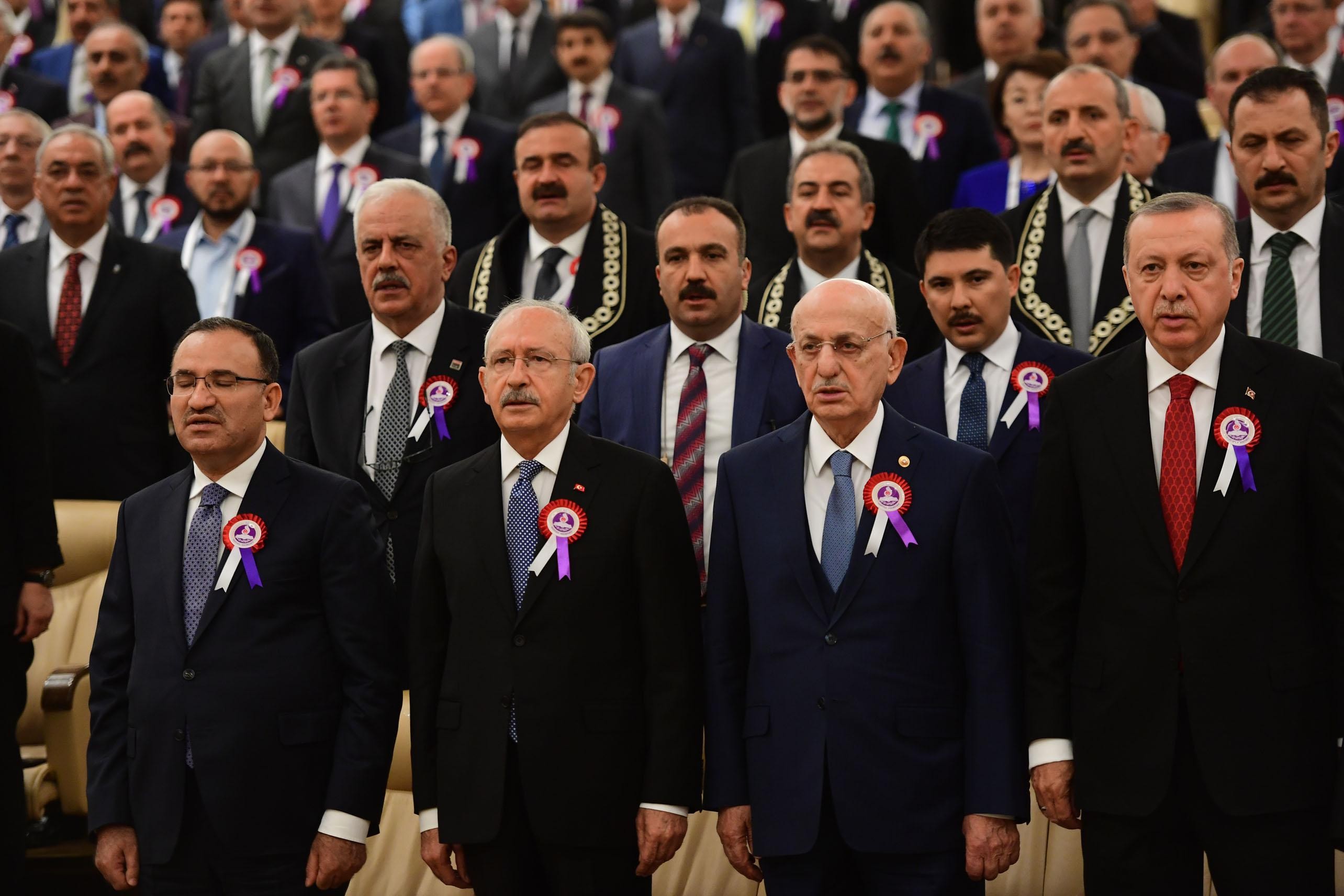 Erdoğan ve Kılıçdaroğlu AYM töreninde tokalaştı