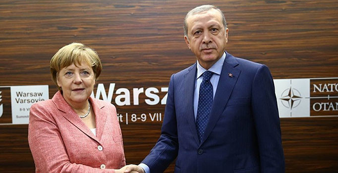 Erdoğan ve Merkel İncirlik'e ziyaret konusunda anlaşamadı
