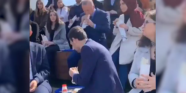 Erdoğan yayın sonrası gençlerle dürüm yedi