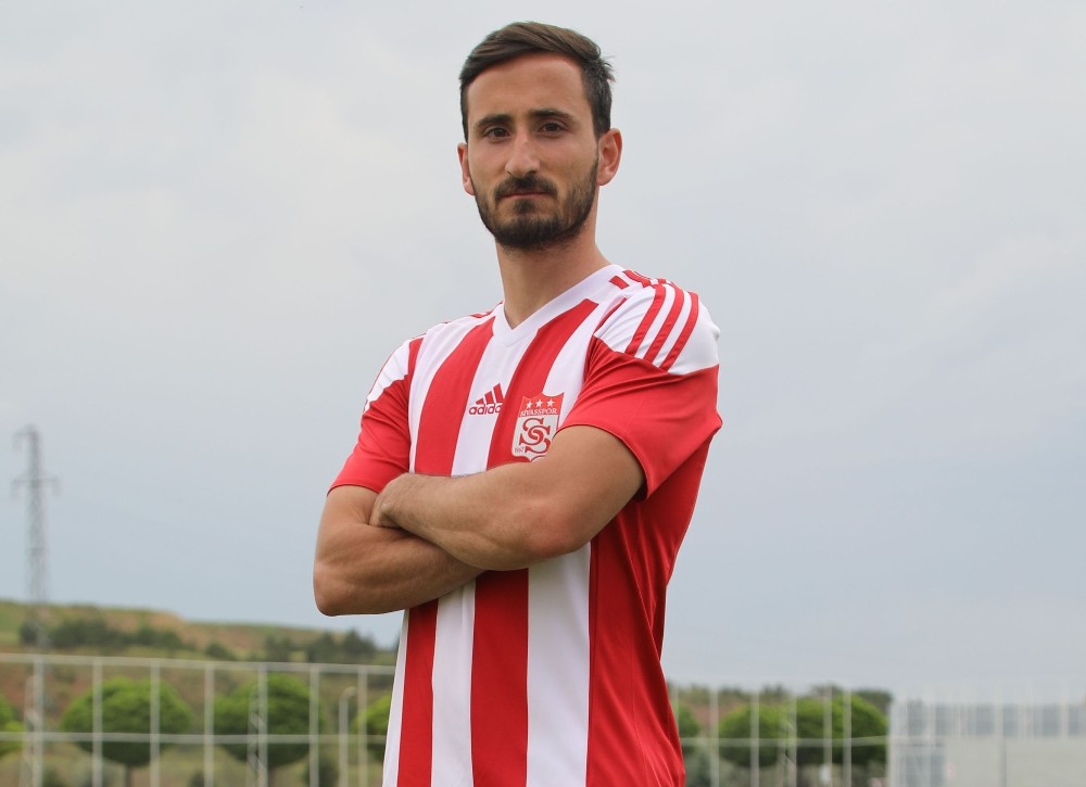 Erdoğan Yeşilyurt: “Sivasspor için canla, başla mücadele edeceğim” 