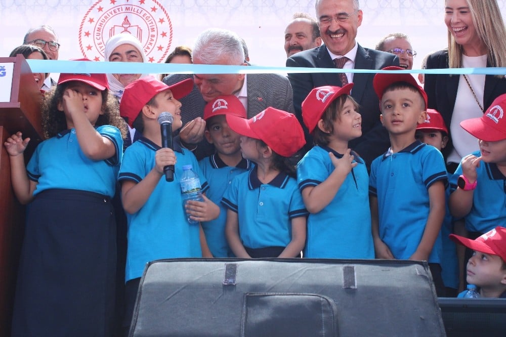 Erdoğan, Yıldırım ve öğrenci arasında esprili diyalog 