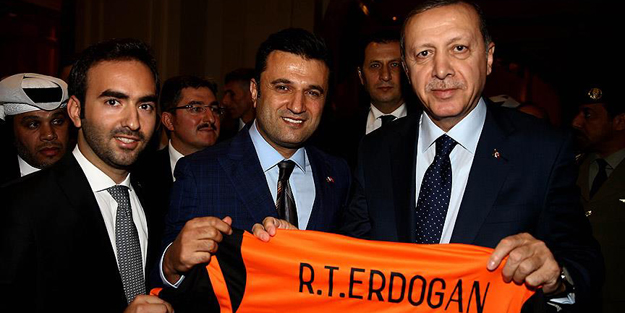 Erdoğan'a Katar'da sürpriz hediye!