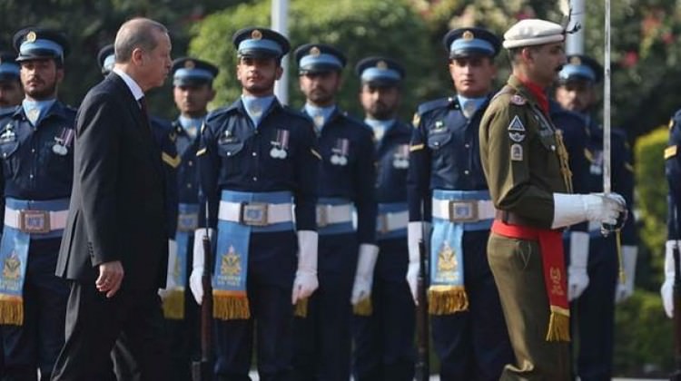 Erdoğan'a Pakistan'da resmi tören