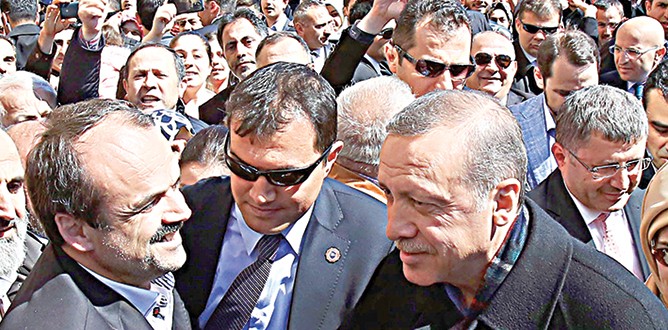 Erdoğan’a yoğun alkış