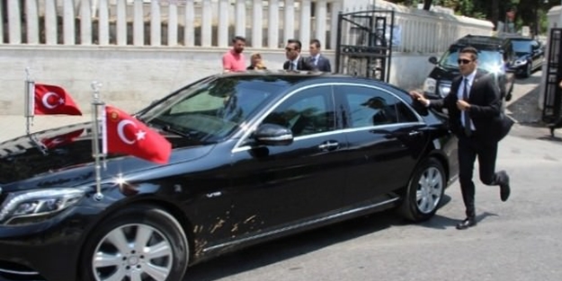 Cumhurbaşkanı Erdoğan anne ve babasını ziyaret etti