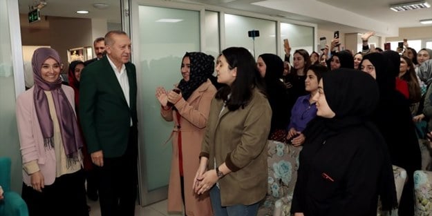 Erdoğan'dan CHP'lilerin saldırısına uğrayan kız yurduna ziyaret
