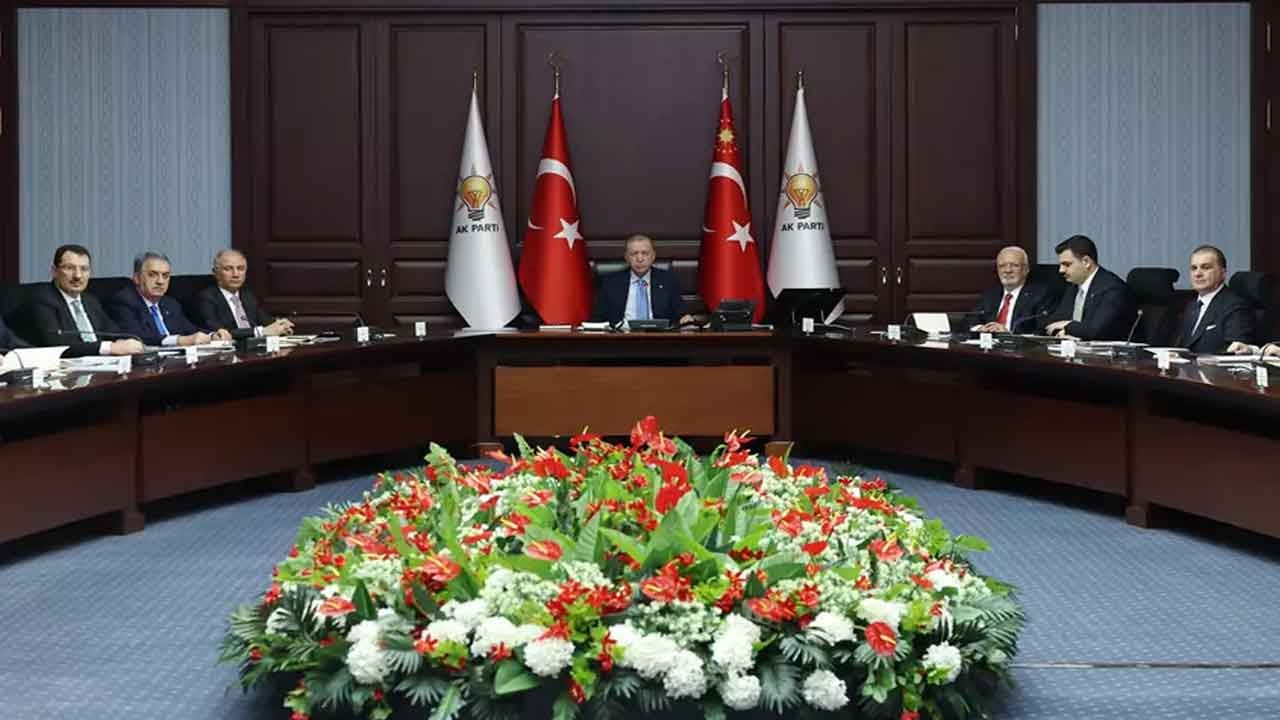 Cumhurbaşkanı Erdoğan'dan CHP'ye tepki: Füzeler uçuşurken beyefendilerin uğraştığı şey...