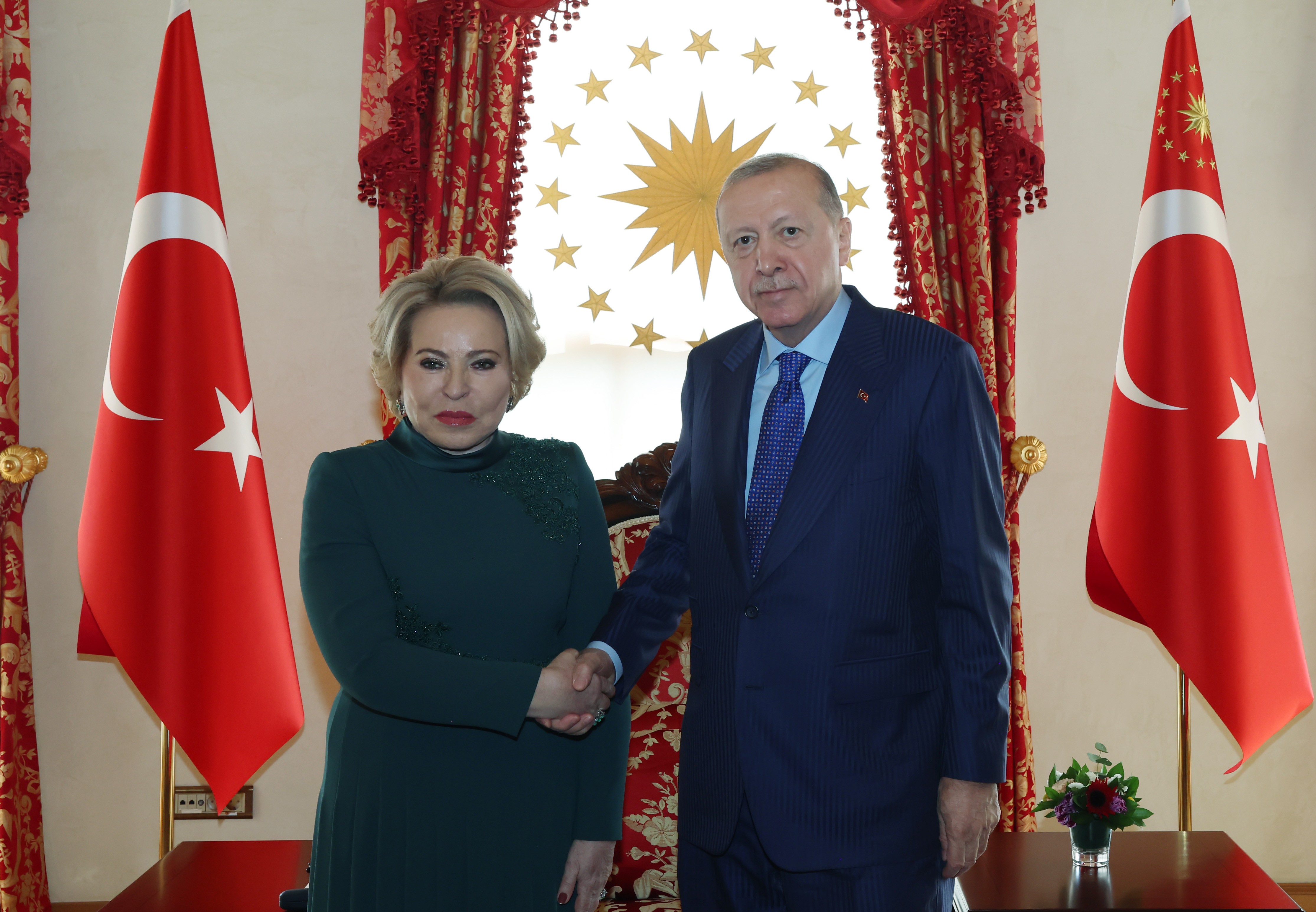 Erdoğan'dan Dolmabahçe'de kritik kabul! Rusya Federasyon Konseyi Başkanı Matviyenko ile dev zirve! Ankara ve Moskova hattında diplomasi trafiği!
