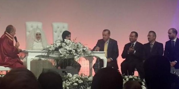 Erdoğan'dan gülümseten '3 çocuk' manisi