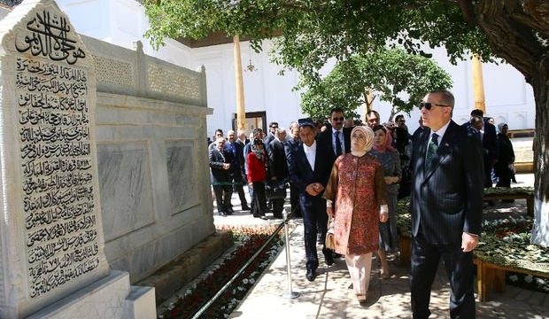 Erdoğan'dan Güney Kore öncesi türbe ziyareti!