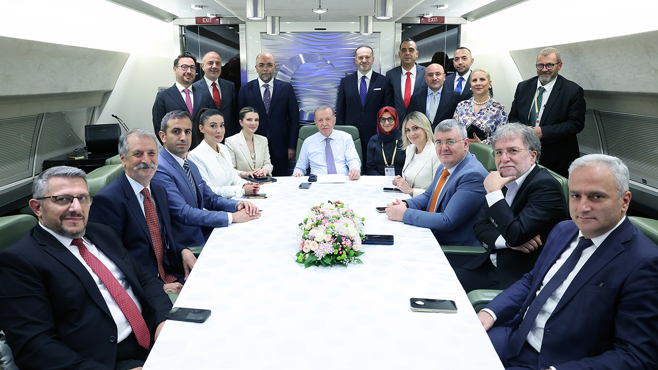 Erdoğan’dan KKTC dönüşü önemli mesajlar! Terörsüz Türkiye süreci, İmam Hatiplere saldırılar, Suriye'deki son provokasyon, Avrupa Birliği süreci