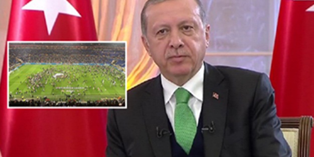 Lyon'da sahaya giren Fransızlara mesaj!