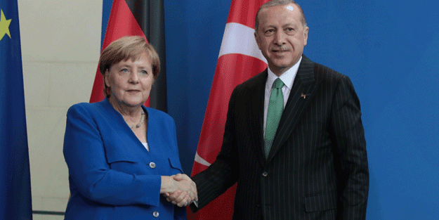 Erdoğan'dan Merkel'i terleten soru!