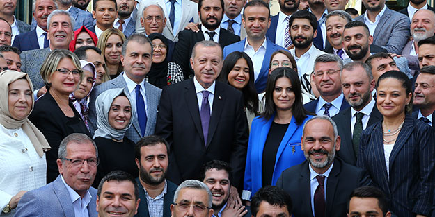 Erdoğan'dan MYK toplantısı öncesi hatıra fotoğrafı