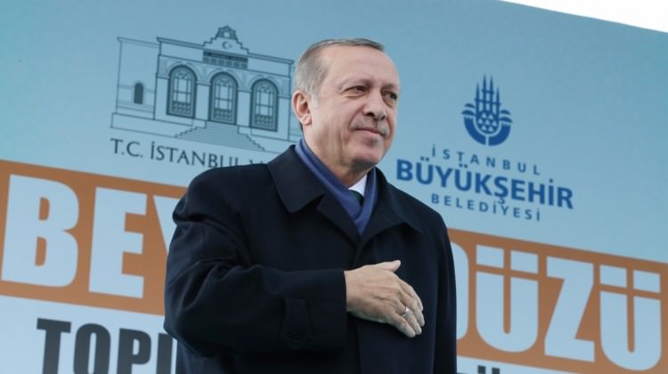 Erdoğan'dan o pankarta sert tepki