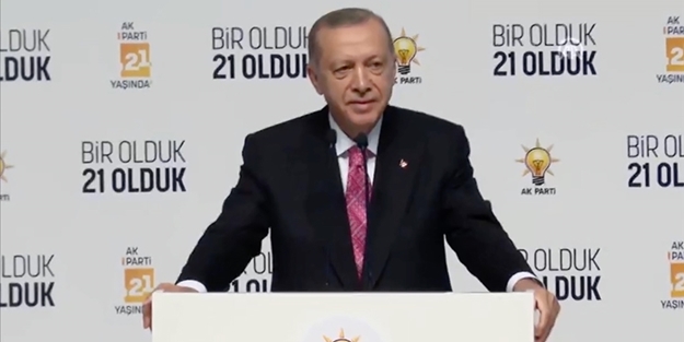 Erdoğan'dan önemli açıklamalar: Bu kutlu çatının dışına çıkarak kendine başka yollar çizenlere...