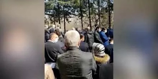 Erdoğan'dan Servet Soylu'nun kabri başında Kur'an tilaveti