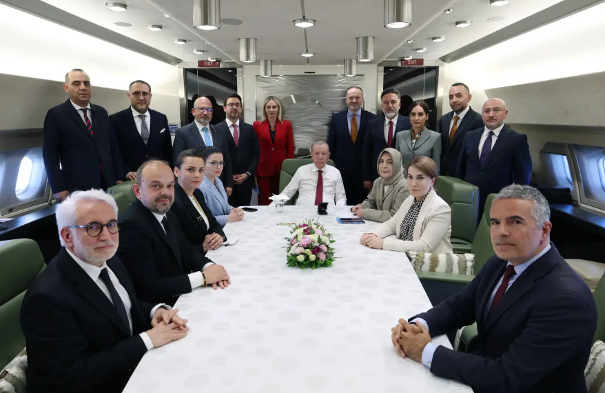 Erdoğan'dan Kazakistan dönüşü KAAN mesajı: "Eski dünya artık yok yeni bir hikaye başlayacak"