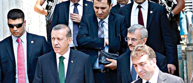 Erdoğan’dan kabir ziyareti