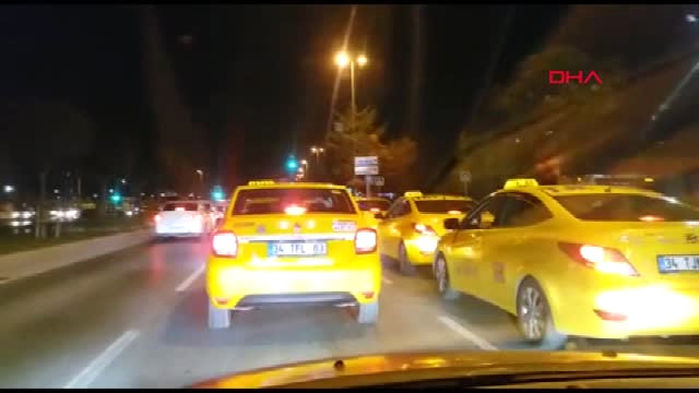 Erdoğan'ın açıklamasını duyan taksiciler Kısıklı'ya akın etti