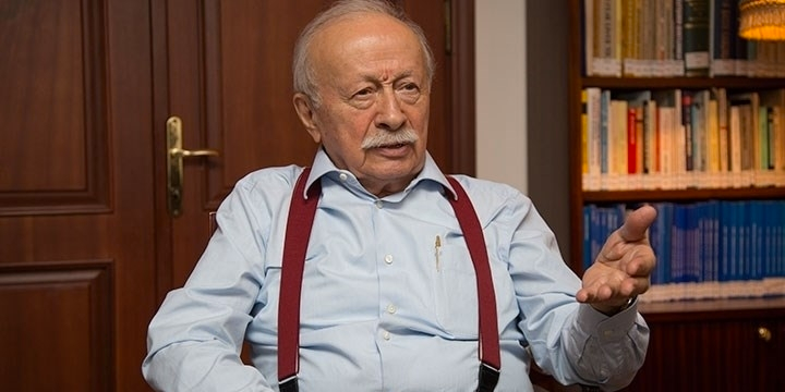 Erdoğan'ın annesine bile küfür eden Oktay Ekşi, yine haddini aştı! Tüh senin suratına