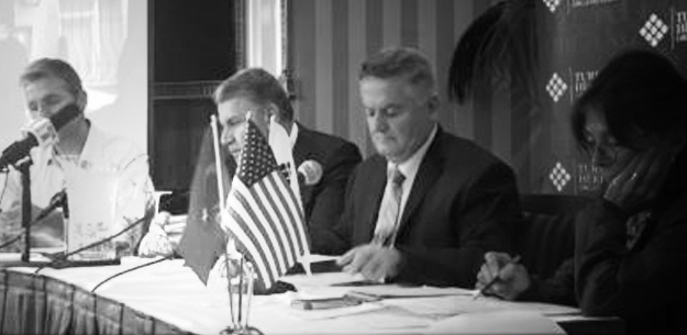 ''Erdoğan'ın arkasında olmaya mecburuz''