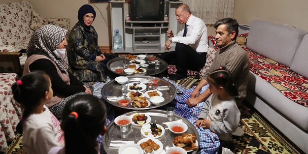 Erdoğan'ın iftar sofrası zoruna gitti! Asla değişmeyen zihniyet