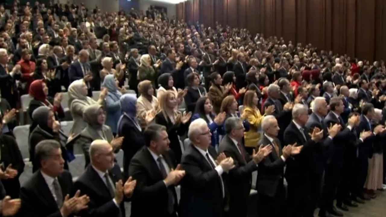 Erdoğan'ın İran sözleri ayakta alkışlandı