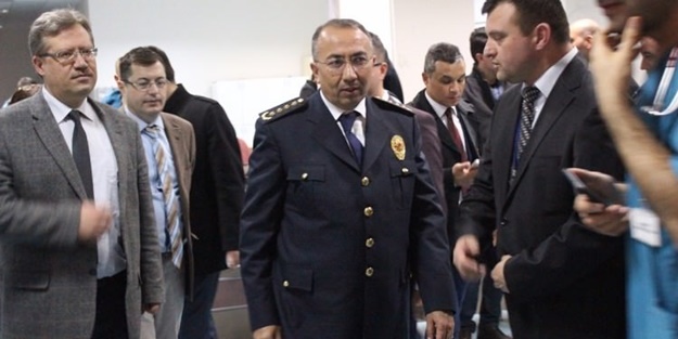 Erdoğan'ın katıldığı törende görev yapan polisler hastaneye kaldırıldı!