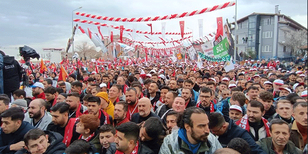 Erdoğan'ın katıldığı törende öyle pankartlar açıldı ki gören bir daha baktı