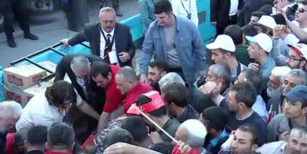 Erdoğan'ın konuşma yaptığı sırada korkutan an!
