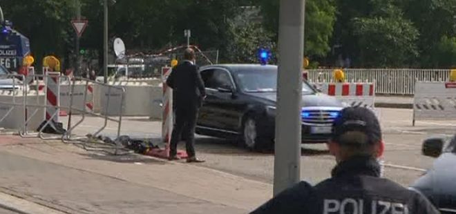 Almanya'da Erdoğan’ın konvoyu durduruldu!