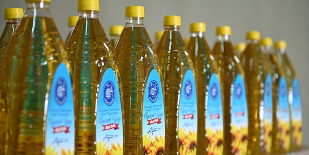 Erdoğan’ın talimatı meyvesini verdi! Ücretsiz ayçiçek yağı dağıtmaya başladılar