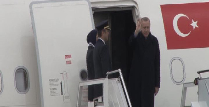 Erdoğan'ın uçağı Soçi'ye indi